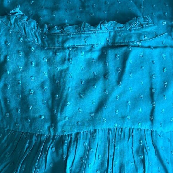 NWT (2X) Torrid Turquoise Swiss Dot Sleeveless Blouse - Ruffle Neck & Buttons - Picture 4 of 8